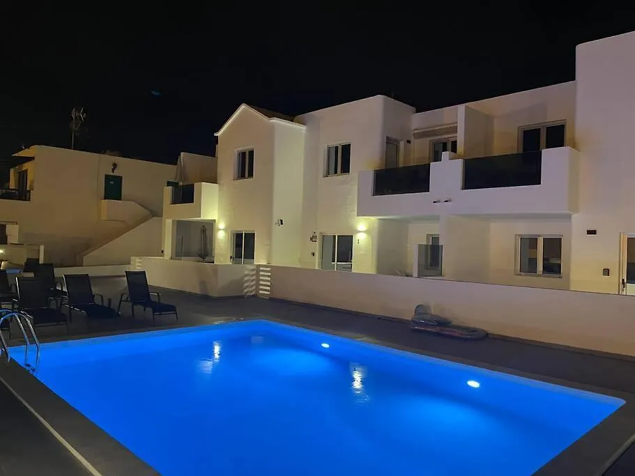 Apartment Casa Ocean Bliss - 2 Bedroom Apt On Rociega 35 Complex - Perfect Location Near Casino And Beach Puerto del Carmen