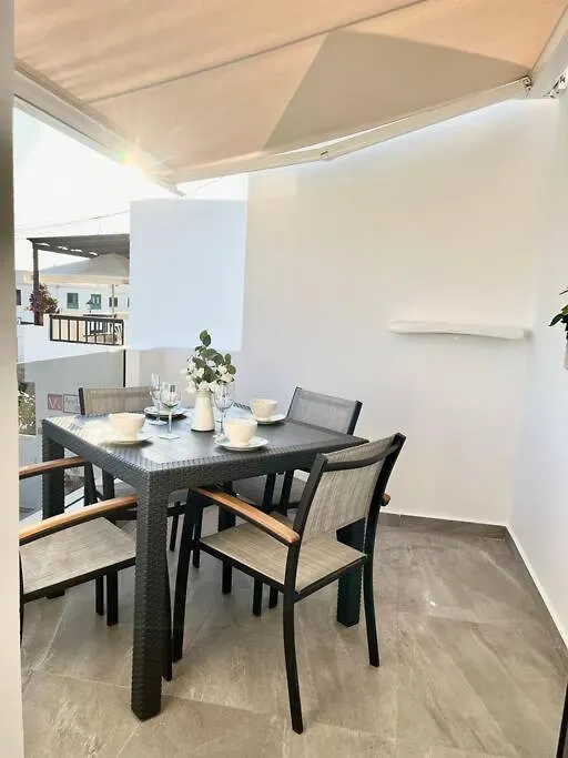 Casa Ocean Bliss - 2 Bedroom Apt On Rociega 35 Complex - Perfect Location Near Casino And Beach Puerto del Carmen  0*, Puerto del Carmen (Lanzarote)