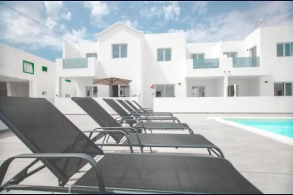 Apartment Casa Ocean Bliss - 2 Bedroom Apt On Rociega 35 Complex - Perfect Location Near Casino And Beach Puerto del Carmen