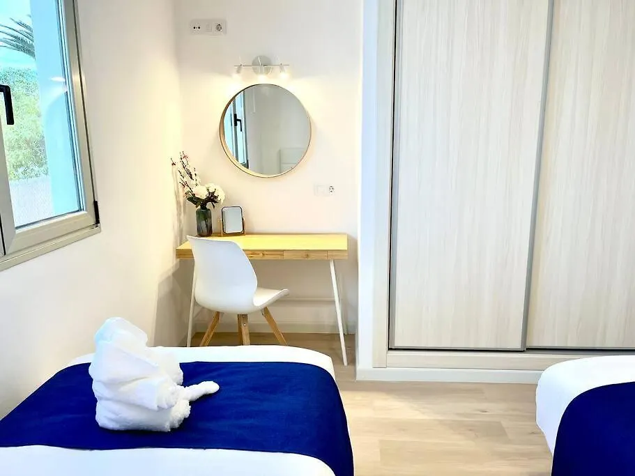 Casa Ocean Bliss - 2 Bedroom Apt On Rociega 35 Complex - Perfect Location Near Casino And Beach Puerto del Carmen